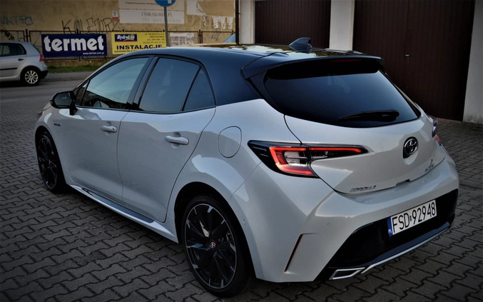 Toyota Corolla cena 94900 przebieg: 33000, rok produkcji 2020 z Drezdenko małe 667